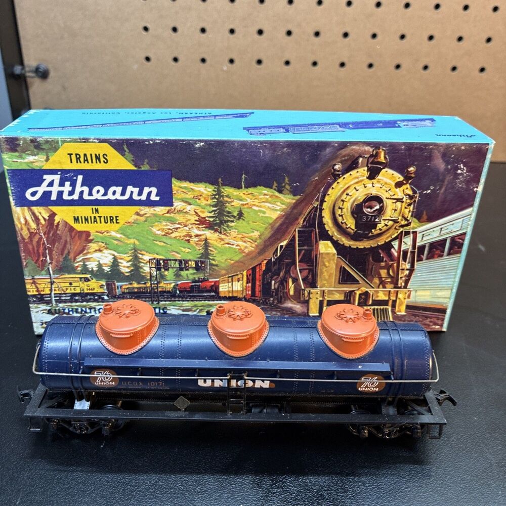 Athearn HO #1504 kit assembled 3 dome tank car train union oil